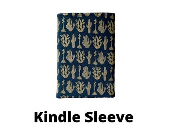 Gold Cactus Kindle Paperwhite Sleeve, Padded Kindle Case, E-Reader Sleeve, Soft Padded Kindle Case, Gifts for Book Lovers, Gifts for Readers