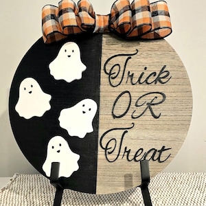 Halloween Door Sign Hanger for Trick or Treat Fun - 3D Decor