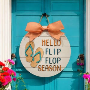 Hello Flip Flop Season Door Hanger: Summer Welcome Sign