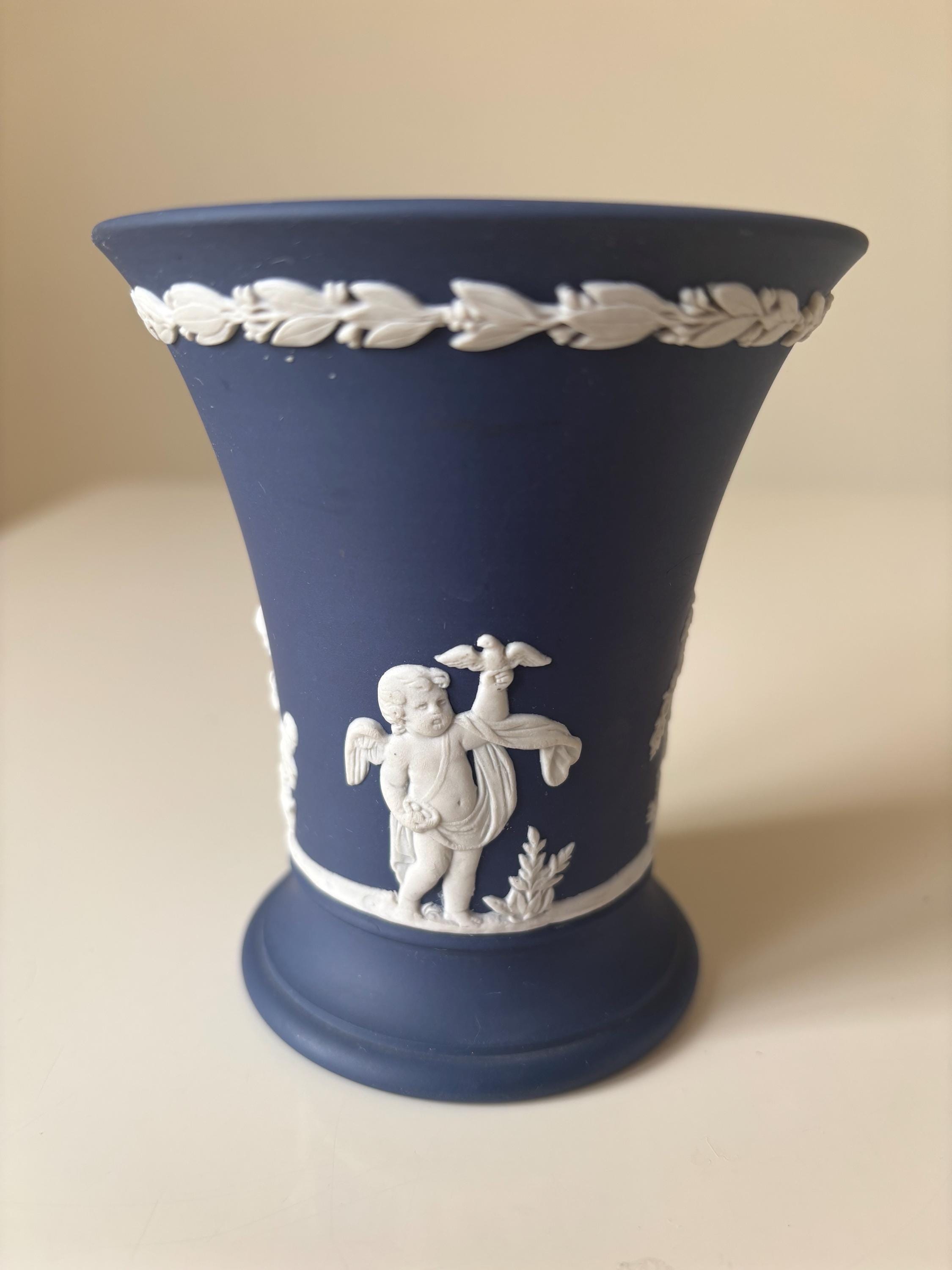 Wedgwood blue vase - Etsy 日本