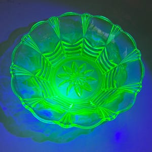 Antique Art Deco 1930s Stölzle Czech Uranium Green Glass Fruit / Salad Bowl With A Bright Glow, UV Reactive.