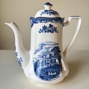 Vintage c1930 Johnson Bros Old Britain Castles Collection, Blue & White Coffee Pot, Collectors English Scenes Pottery. Kenilworth Castle.