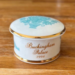 1994 Buckingham Palace London Souvenir Fine China Lidded Trinket Dish / Bowl, Ring / Earrings Jewellery Storage