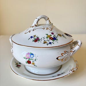 Vintage English Empire Ware 1933 floral china serving sauce / gravy lidded tureen,  dish with lid and tray ( 1952 tray)