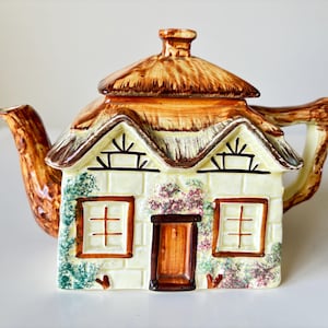 Tetera Cottage Ware de Keele Street Pottery KSP c1920-1940. Tetera inglesa coleccionable pintada a mano, fabricada en Inglaterra.