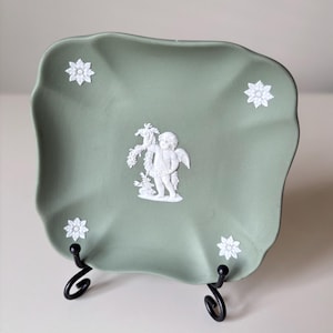Rare Vintage c1950’s Sage Green Wedgwood Jasperware Cherub / Angel Square Trinket Tray / Dish, English Stoneware Pottery.