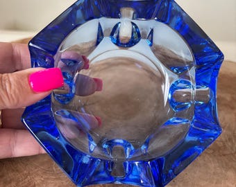 Ciotola/piatto/posacenere in vetro artistico blu cobalto, vintage e bellissimo.
