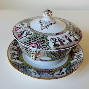 Stunning antique c1906 - 1926 Adderleys ‘Nankin’ china serving sauce / gravy lidded tureen, dish with lid and tray plate. Reg no 645056.