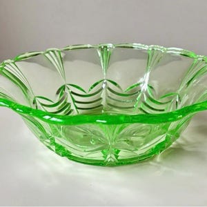 Antique Art Deco 1930s Stölzle Czech Uranium Green Glass 22.5cm Diameter Fruit / Salad Bowl With A Bright Glow, UV Reactive.