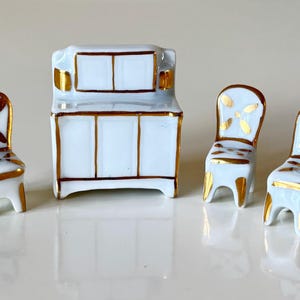Vintage Miniature Limoges Teissonniere France Display Dresser 3cm & 3 Chairs - 2.4cm Tall, Dolls House Furniture For Collectors Or Children.