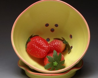 Button Berry Bowl with Saucer - Ceramic Colander
