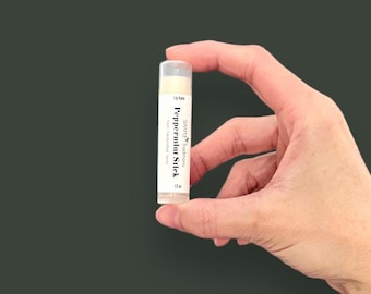 Baume à lèvres à la menthe poivrée : des soins des lèvres entièrement naturels