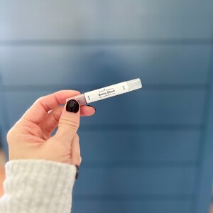 Berry Blush Lip Tint: Naturlig rosfärg, återfuktande läppvård bild 3