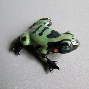 Frog Miniature Ceramic Porcelain Animal Figurine Green Black Statue Collectible Gifts Frog Figure Collectible Toad Mini Garden Decor Figures