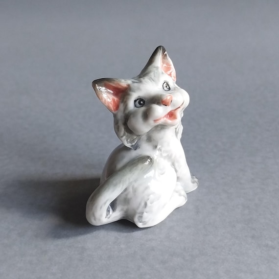 ☆猫の彫刻 陶器製置物 グレー Cat pottery object／猫のオブジェ_グレー