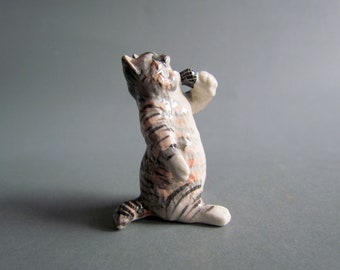 Miniature Ceramic Figurine Cat Figures Statue Porcelain Animal Gifts Crafts Decor Hand Paint Tabby Cat Playing Music Grey Brown Singer