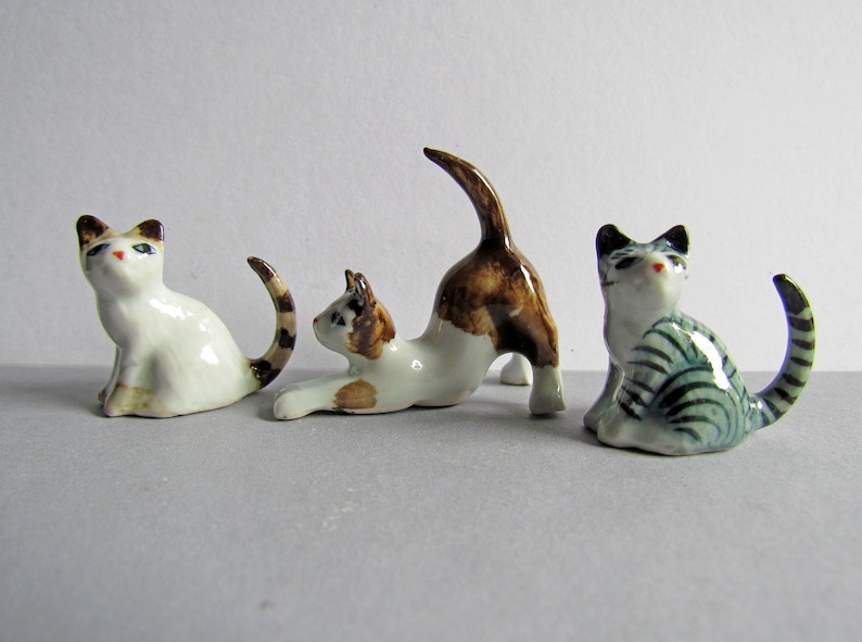 Funny Cat Figurines Collectibles Gray Ceramic Dollhouse Miniatures Animals