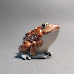 Miniature Ceramic Brown Frog Toad Sitting Animal Cute Little Tiny Small Figurine Statue Decoration Hand Painted Collectible Gifts