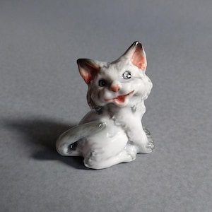 Adorable Miniature Ceramic Cat, Kitty, Cat sitting, Tiny Animal, Grey Cat Figurine, Tiny Statue, Small Decoration Collectible Craft Gift