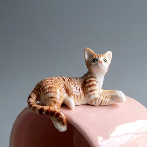 Tiny Hand-Painted Ceramic Brown Tabby Cat Figurine, Miniature Kitten Decor For Plant Pot Dollhouse