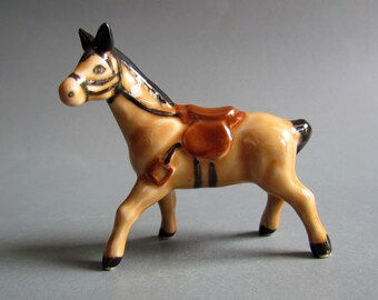 Brown Horse Turn Face Ceramic Porcelain Animal Figurine Collectible Decor Farm Countryside Statue Dollhouse Gift