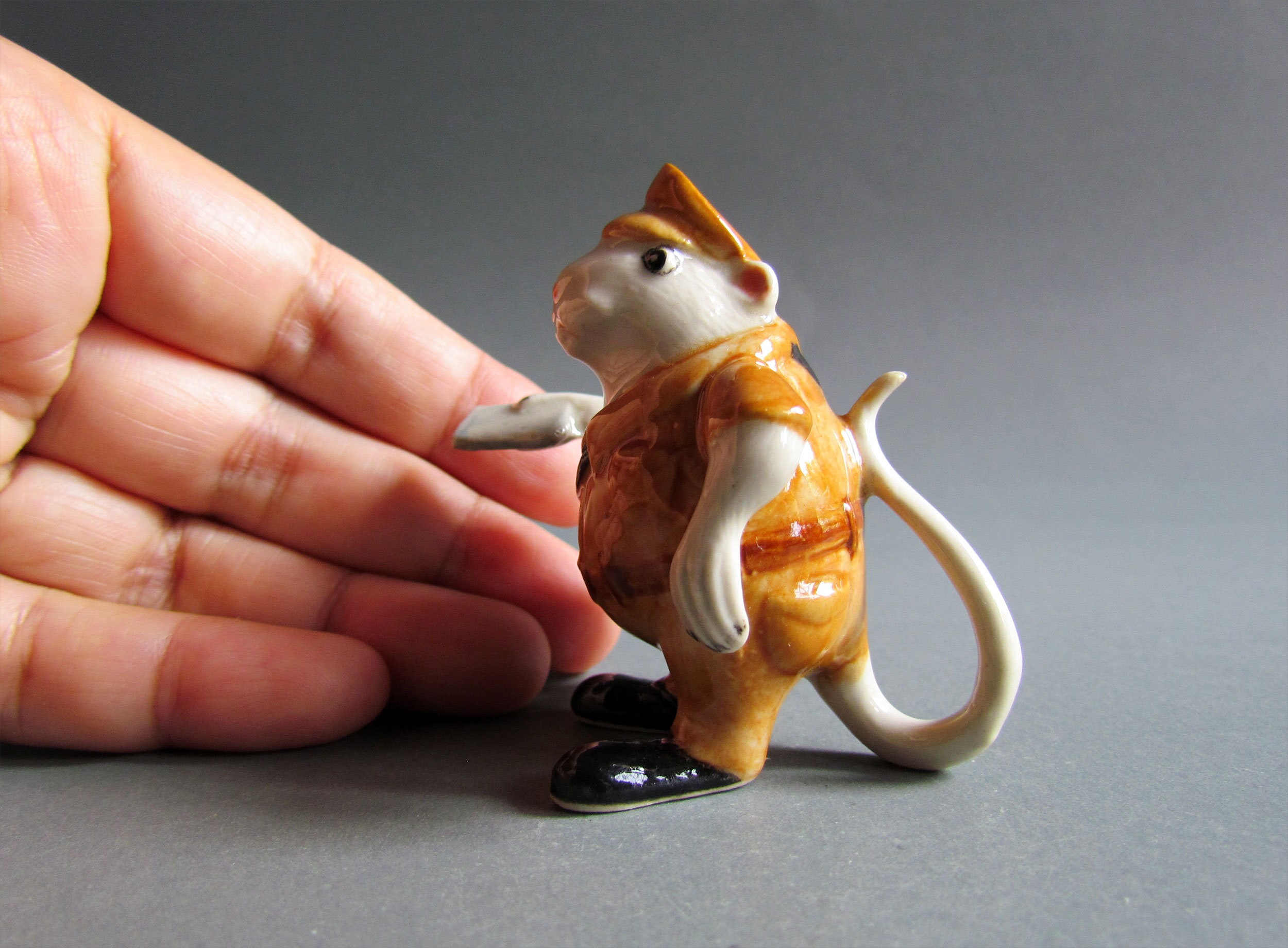 small mouse figurines
