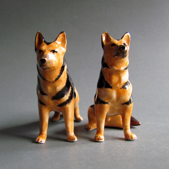 Lawnrden Deutsche Schäferhund Figur - Realistische Hunde Statue Aus Kunststoff