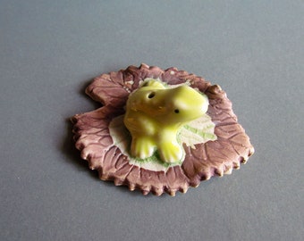 Frog On Leaf Ceramic Figurine Miniature Porcelain Animal Statue Incense Holder Incense Rest Collectible Decor Gifts Green Brown