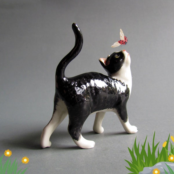 Miniatur Katze Keramik Figur Kleine Tier Figur Haustier Kitty Sammler Geschenk Dekor Schwarz Weiße Tuxedo Katze Porzellanfiguren