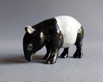 Hand-Painted Ceramic Tapir Figurine: Wildlife Decor