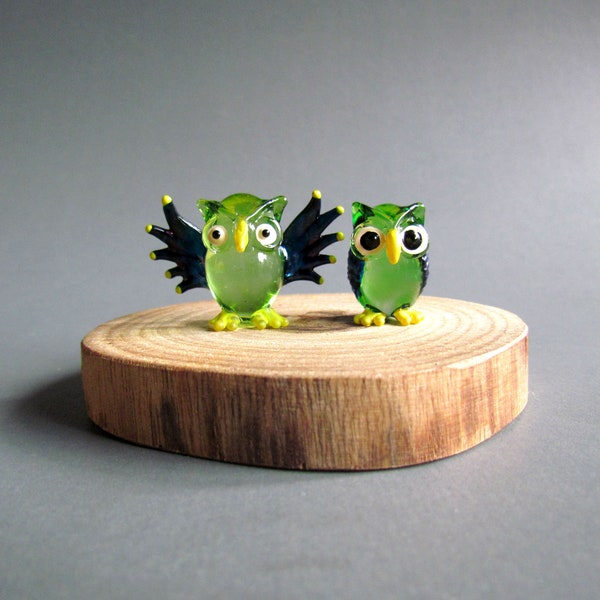2pcs of Tiny Owl Hand Blown Glass Animal Figurine Owl Statue Small Owl Night Bird Collectible Gift Decor Woodland Green Yellow