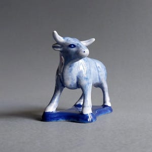 Miniature Ceramic Bull Figurine Vintage Dutch Royal Light Blue Porcelain Holland Ornament WildLife Decor Craft Hand Painted Collectible Gift