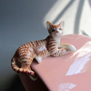 Cat miniature Ceramic Porcelain Animal Figurine Cat Tabby Collectible Decor Tiny Small Pet Statue Gift Little Kitty Kitten Cuddlydolls 00006