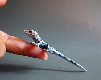 Tiny Geckos Miniature Ceramic Porcelain Animal Figurine Lizard Statue Collectible Gifts Amphibians Reptiles Decor Blue Brown