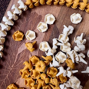 INDIVIDUAL COLORS Mini Clay Puakenikeni Bead in Traditional Colors