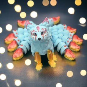 Articulated 9-Tailed Fox Figurine: Japanese Kitsune Decor