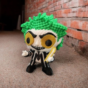 3D Gedruckte Beetlejuice-inspirierte häkeln Puppe gruselige handgefertigte Figur, Horror Sammler Geschenk