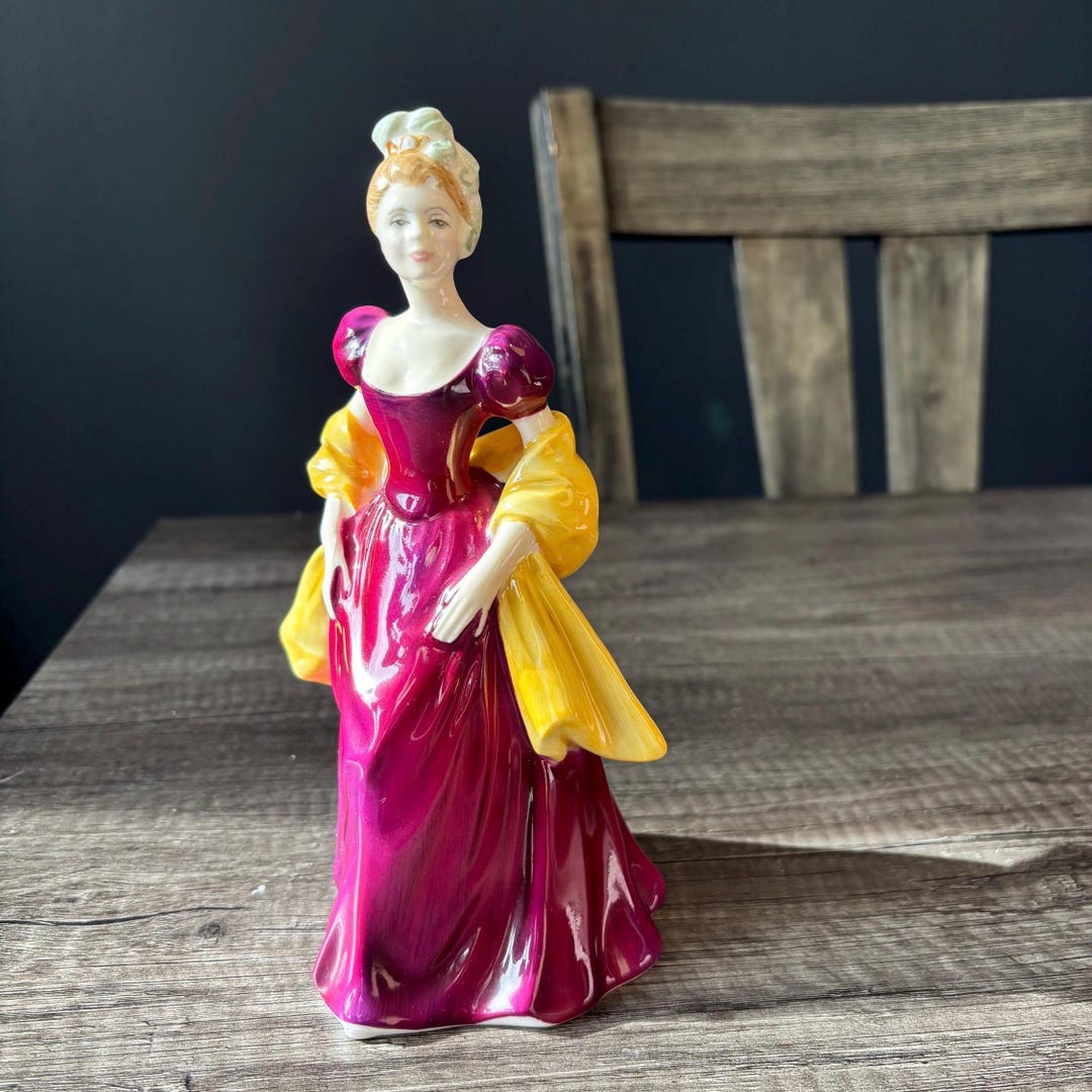 Royal Doulton “loretta” Figurine HN 2337 Vintage Bone China Lady