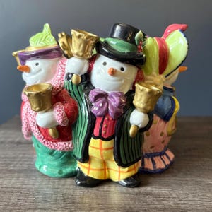 Vintage Fitz & Floyd Essentials "Snow Guys!" Ceramic Pillar Candle Holder | Hand-Painted Christmas Carolers Table Centerpiece | 1999