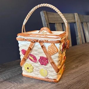 Vintage Napco des années 1960, Japon Cookies All Over Picnic Basket Cookie Jar - Céramique nattée en osier