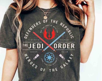 Koszulka z emblematem Zakonu Jedi z filmu „Gwiezdne Wojny: Wojny Klonów”, rodzinna wycieczka do Disney Galaxy;s Edge, koszulka z mieczem świetlnym Jedi, prezent na wakacje w Disneylandzie