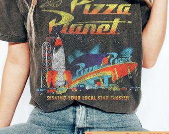 Retro Toy Story Pizza Planet met je lokale stershirt, Disney Pixar Fest 2026-T-shirt, gezinsvakantie in Disneyland Resort