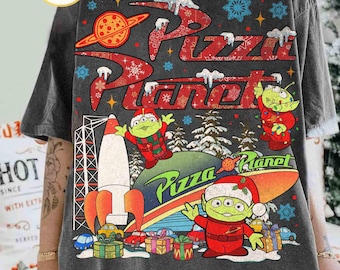 Retro Toy Story Pizza Planet som serverar din lokala stjärna jultröja, Disney Mickeys Very Merry Xmas-tröja, Disneyland-semesterfamiljepresent