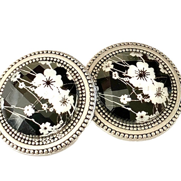 BLACK and WHITE FLOWERS Scarf  Pin, shawl pin, sweater pin Magnebutton Black & White Flowers