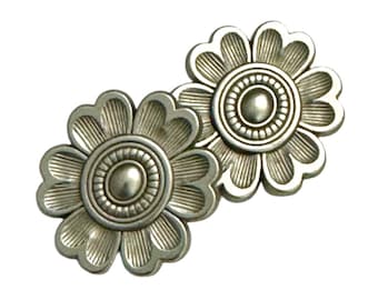 New Silver Flower Magnebutton