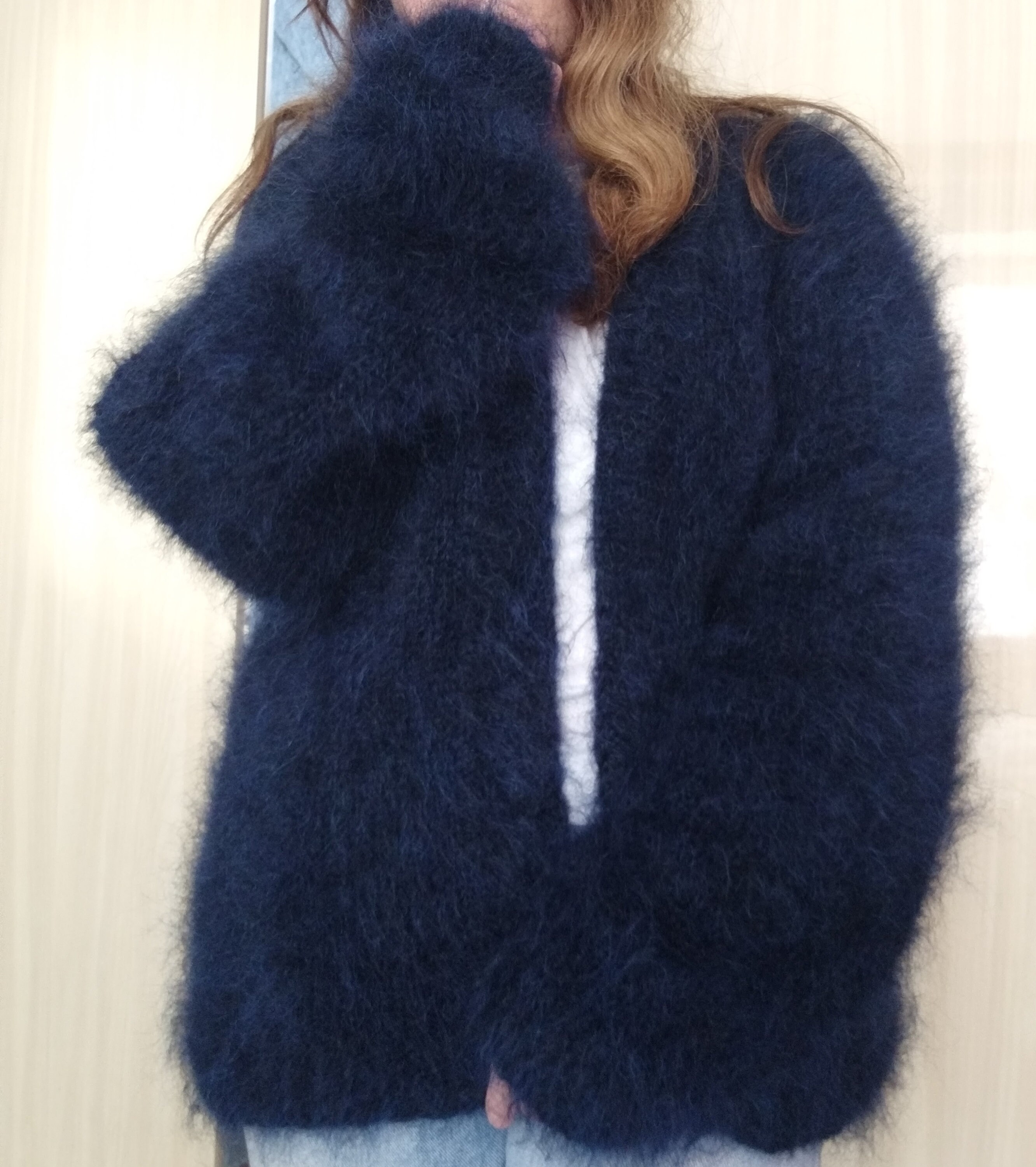 ふわふわウールモヘアカーディガン ユニセックス：手編み、厚手 