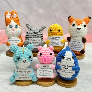 手作りかぎ針編みの動物、かぎ針編みの猫/豚/サメ/アヒル/キツネ、サメへの感情的なサポート、ポジティブな猫、ポジティブなアヒル、ポジティブなキツネ