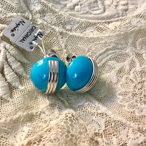 Pendientes de clip Napier NOS color azul huevo de petirrojo con etiqueta