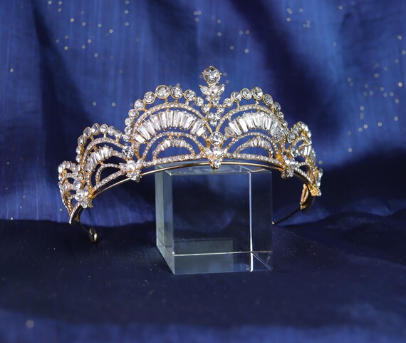 Handmade Headpiece Elegant, Bridal Crown, Crystal Wedding  display picture 3
