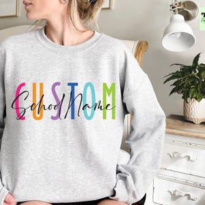 Sweat d&#39;école personnalisé, sweat d&#39;école personnalisé, t-shirt avec texte personnalisé, chemise avec logo d&#39;école, chemise mascotte d&#39;équipe, t-shirt d&#39;école, cadeau personnalisé